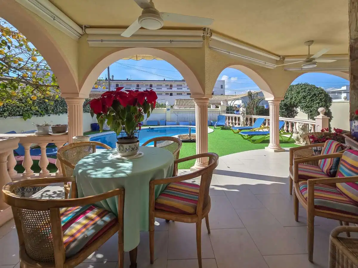 Jardí de Casa o xalet en venda en Empuriabrava amb Calefacció i Jardí privat
