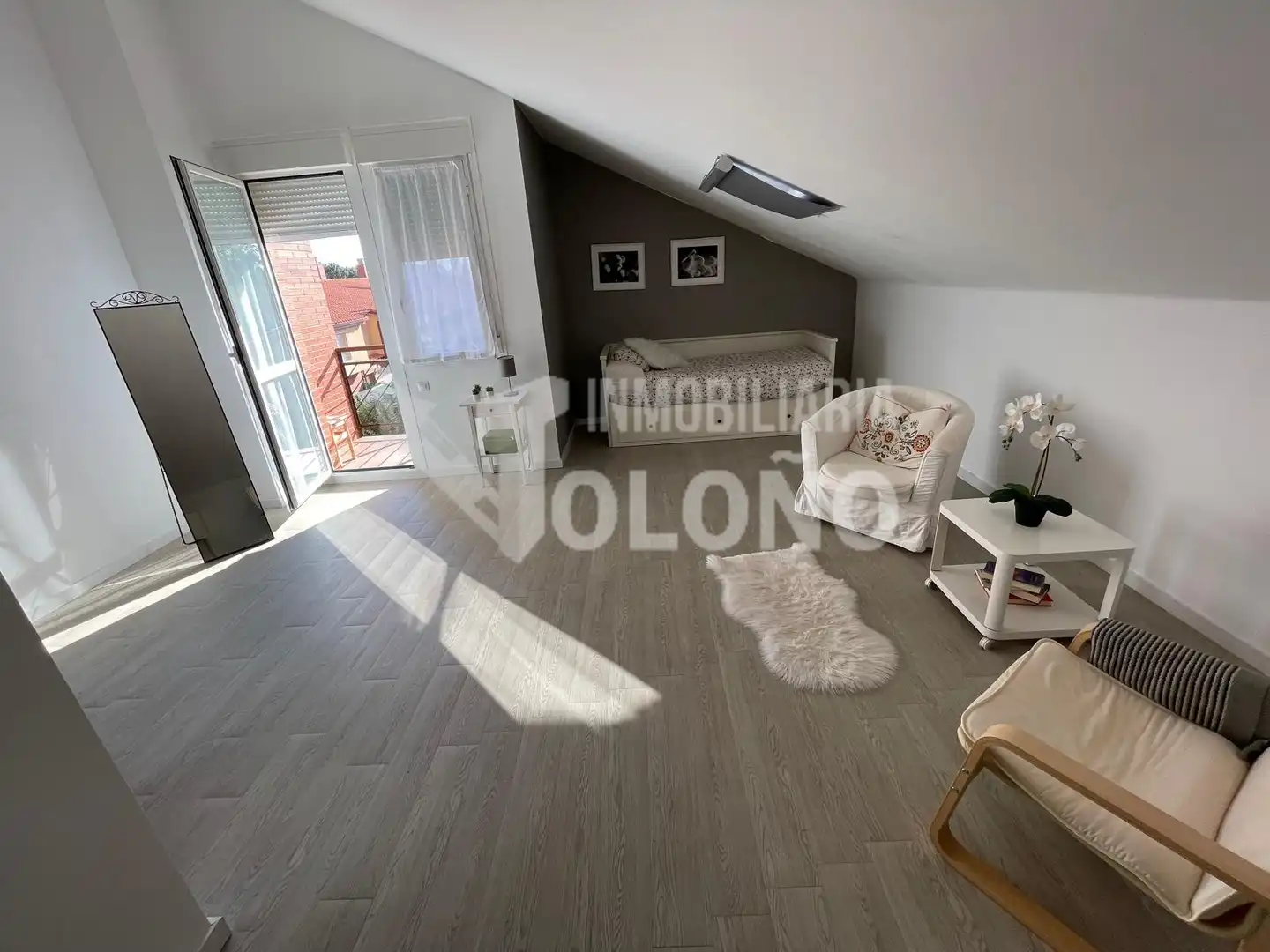 Sala de estar de Casa o chalet en venta en Anguciana con Calefacción, Jardín privado y Parquet