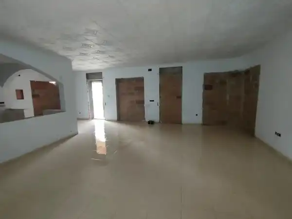 Edificio en venta en Vidreres