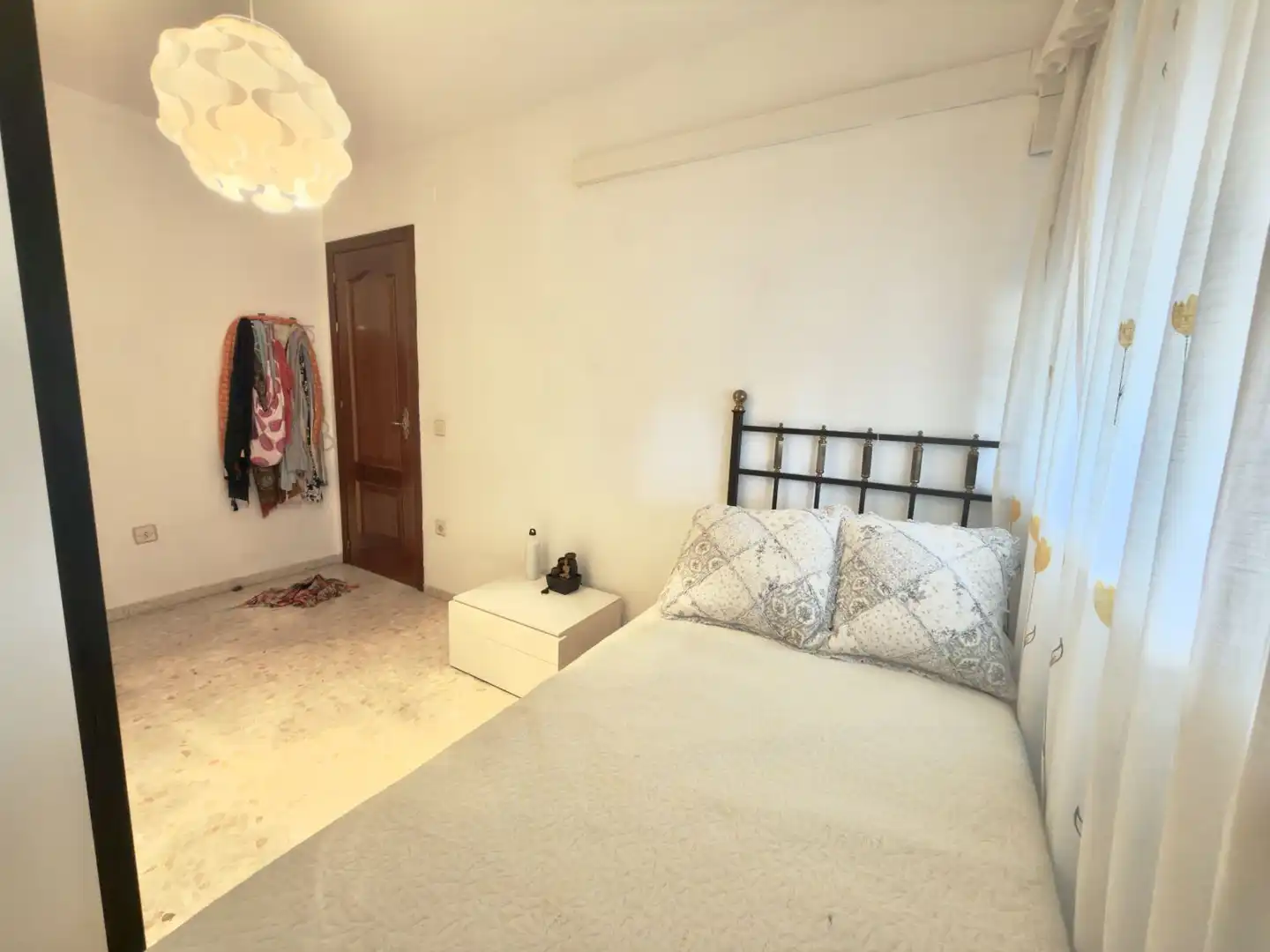 Dormitori de Casa o xalet en venda en Mairena del Aljarafe amb Aire condicionat, Calefacció i Terrassa