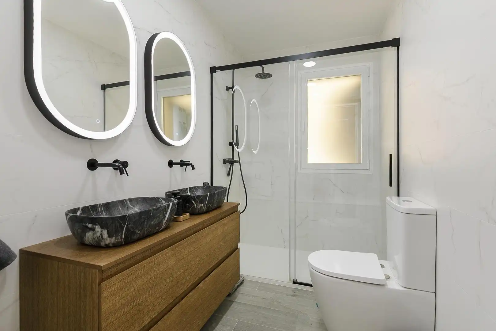 Baño de Ático en venta en Jun con Aire acondicionado, Calefacción y Jardín privado