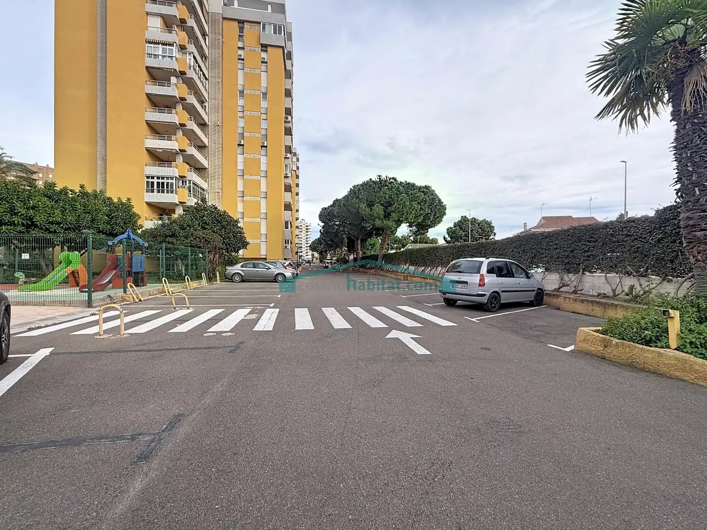 Aparcament de Pis en venda en Canet d'En Berenguer amb Jardí privat, Terrassa i Balcó