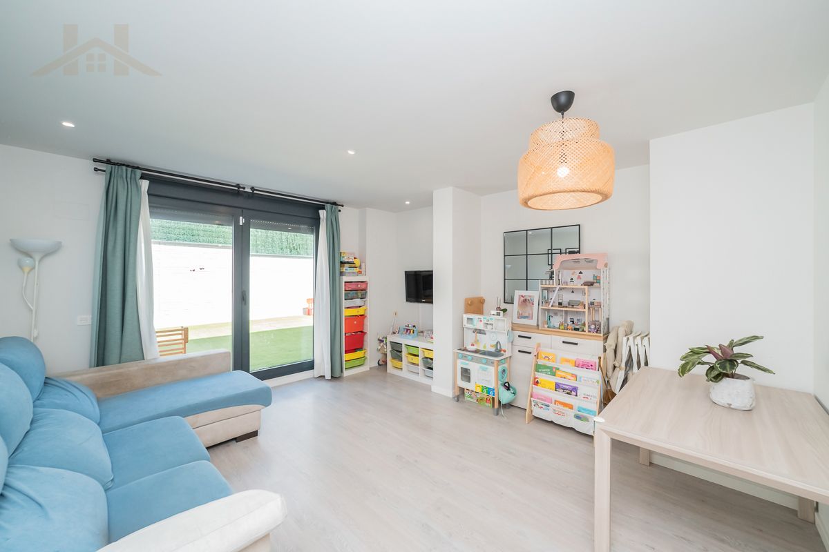 Living room of Flat for sale in Colmenar Viejo  with Air Conditioner, Heating and Terrace