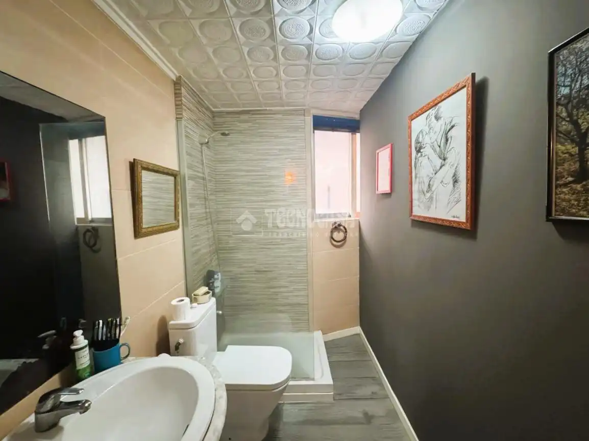Bathroom of Flat for sale in Zaragoza