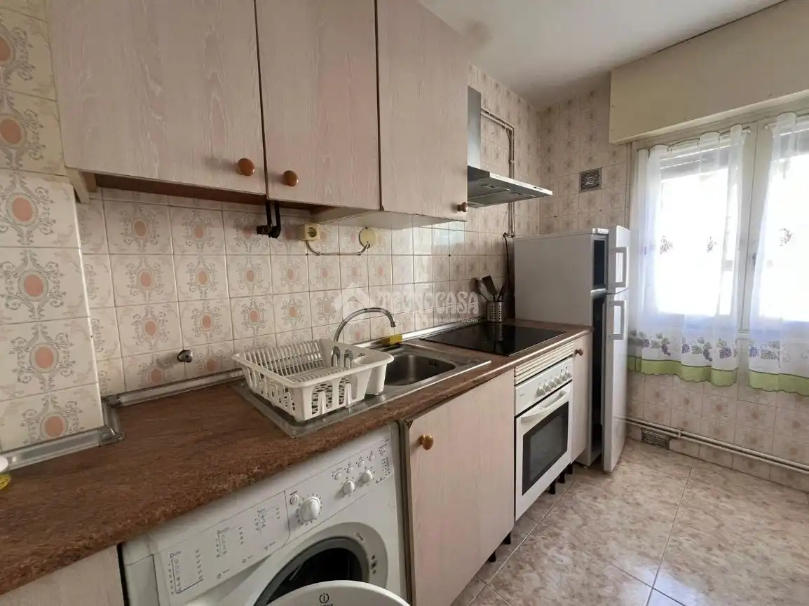 Cuina de Pis en venda en Zaragoza amb Calefacció, Moblat i Balcó