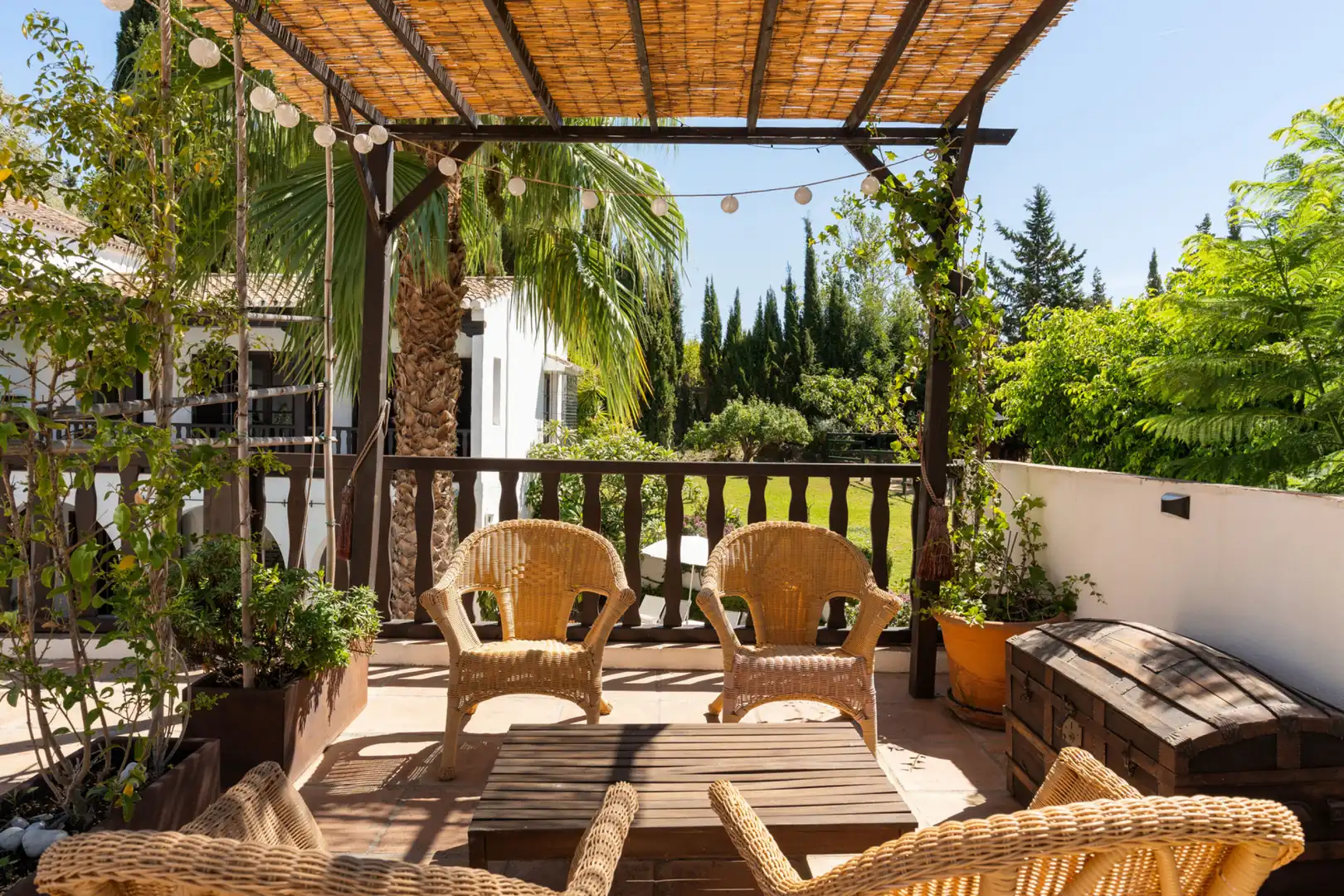 Terrasse von Country house zum Verkauf in Estepona mit Klimaanlage, Privatgarten und Terrasse