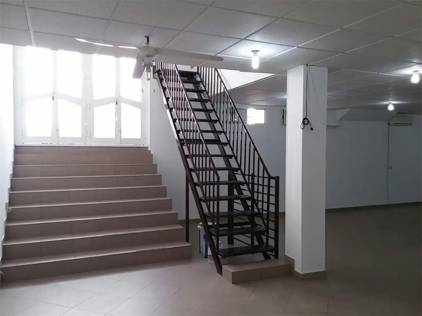 Casa adosada en venta en Carmona con Trastero