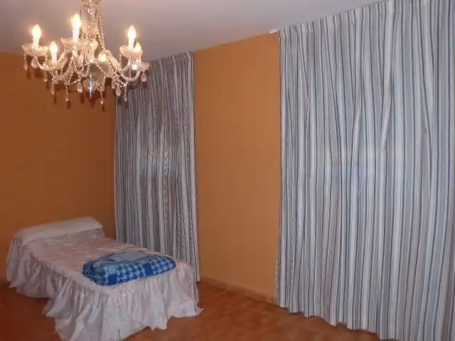 Dormitori de Casa o xalet en venda en Los Altos amb Jardí privat