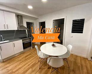 Kitchen of Flat to rent in  Valencia Capital  with Air Conditioner and Furnished