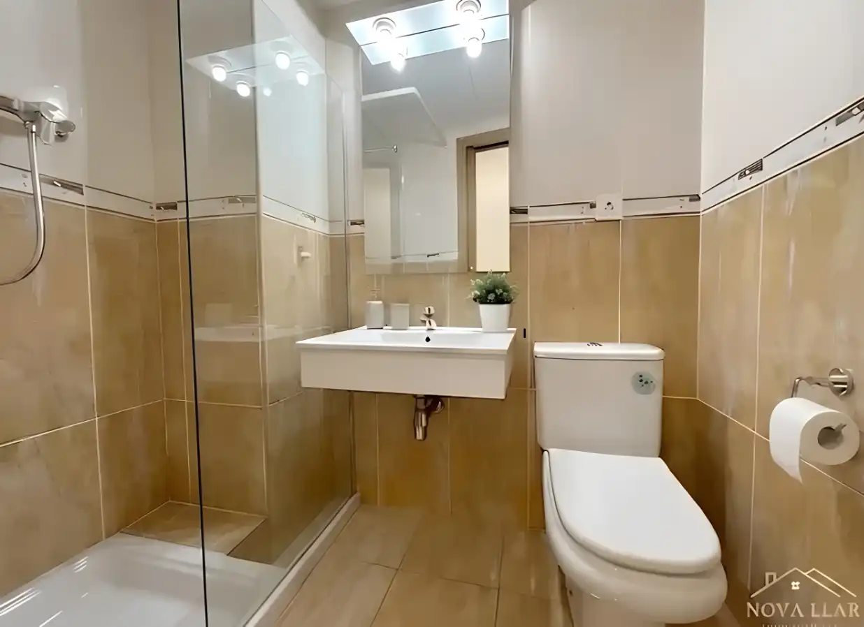 Baño de Dúplex en venta en Ripoll con Calefacción, Parquet y Horno