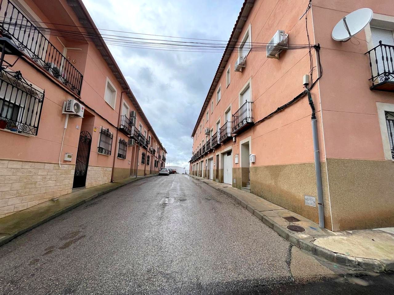 Exterior view of Single-family semi-detached for sale in Huerta de Valdecarábanos  with Terrace