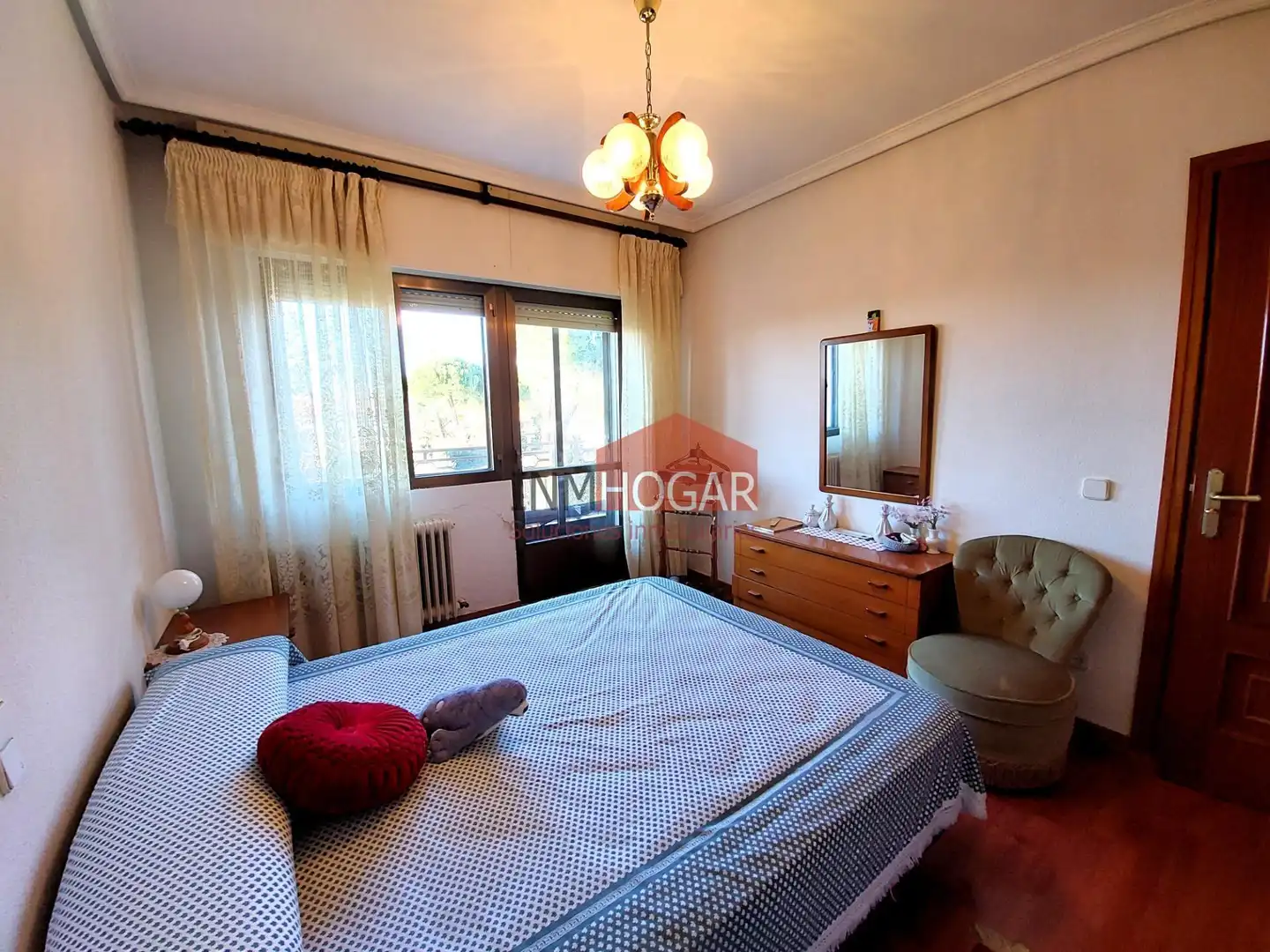 Dormitori de Casa o xalet en venda en Ávila amb Calefacció, Jardí privat i Traster