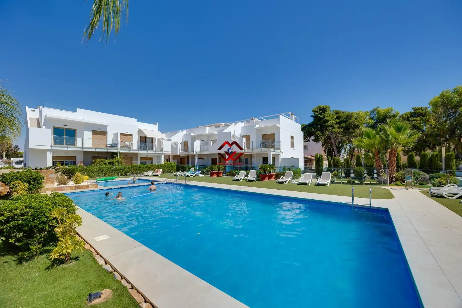Piscina de Apartament en venda en Pilar de la Horadada amb Aire condicionat, Calefacció i Jardí privat