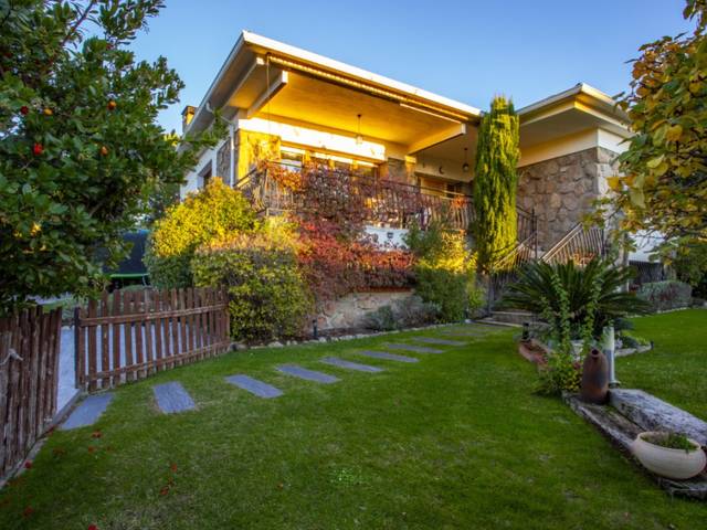 Casa-chalet en Venta en Cerro Alarcón