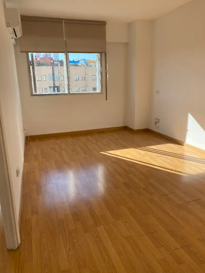 Habitación de Apartamento en venta en Madrid con Aire acondicionado, Horno y Lavadora