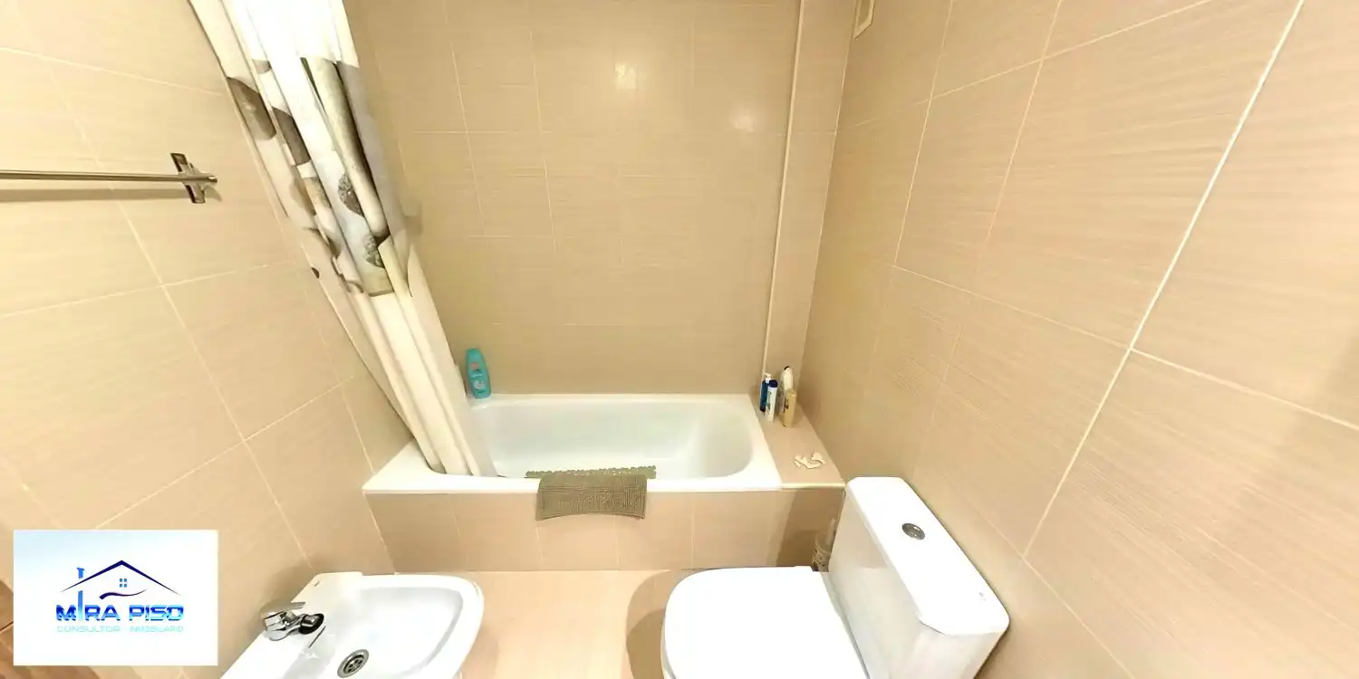 Baño de Ático en venta en Entrambasaguas con Calefacción, Parquet y Terraza