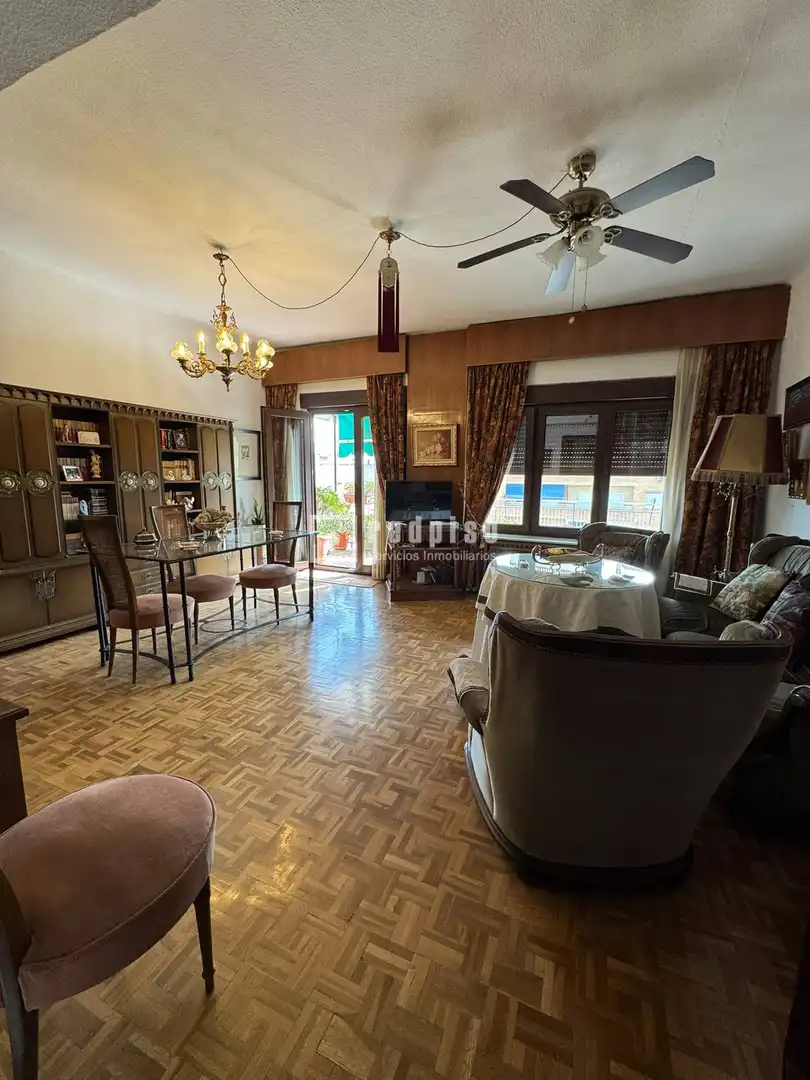 Piso con ascensor en venta en de la Ronda, imagen 2