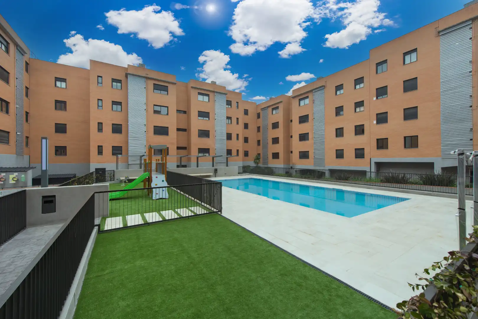Appartamento con piscina in vendita a Calle de Federica Montseny 6, imagen 22