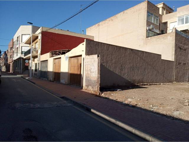 Terreno residencial en Venta en Calle Gabriel Cañadas en San Pedro del Pinatar ciudad