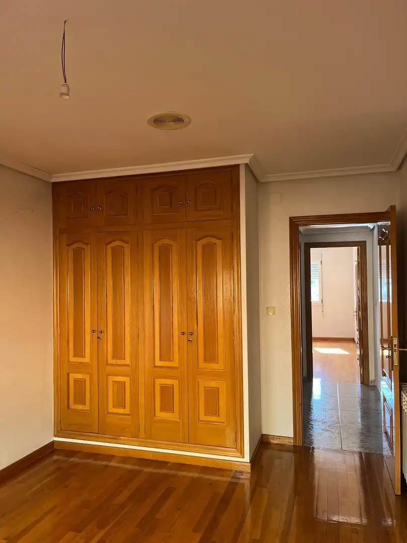 Dormitori de Casa o xalet en venda en Ponferrada amb Parquet