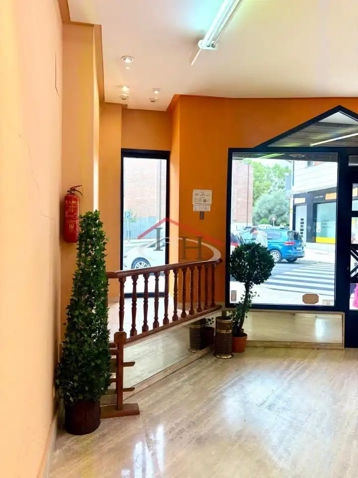 Local comercial en alquiler en Santos Olivera, imagen 4