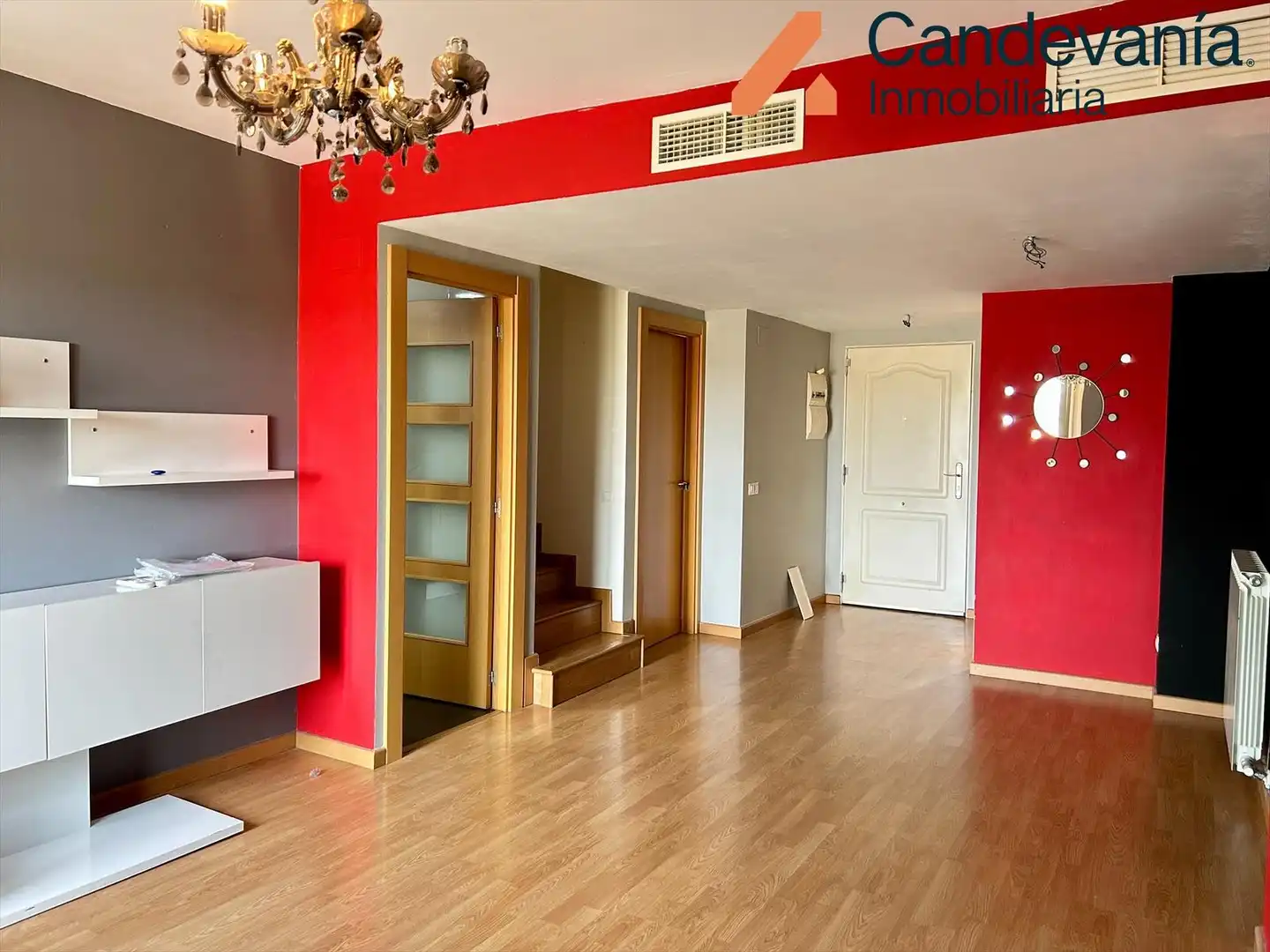 Sala de estar de Casa adosada en venta en Zuera con Calefacción, Jardín privado y Parquet