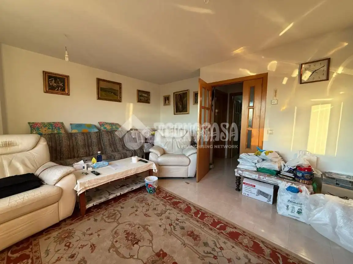 Living room of Flat for sale in Coslada  with Air Conditioner, Heating and Storage room