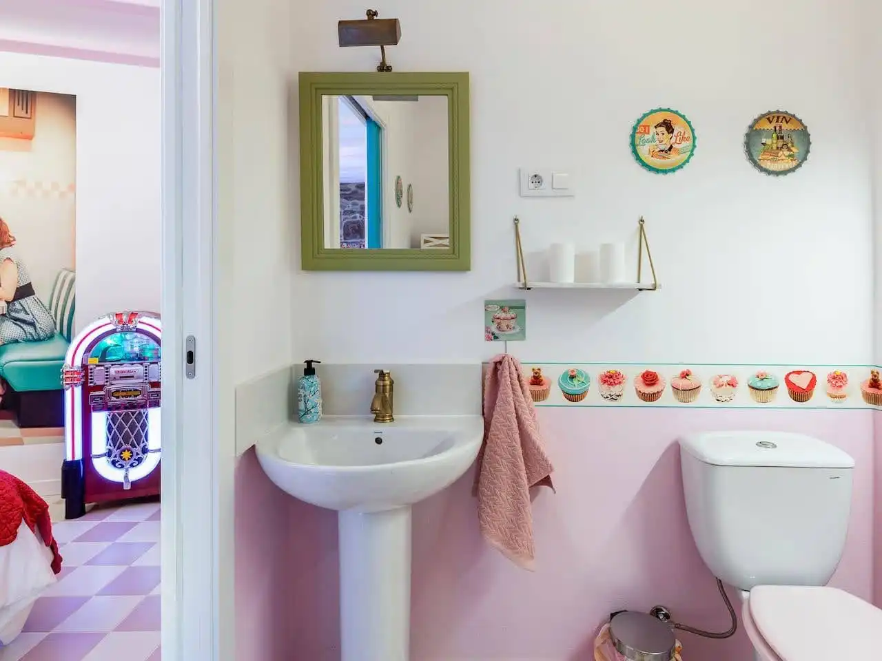 Bathroom of Detached homes for sale in Corcubión, A Coruña