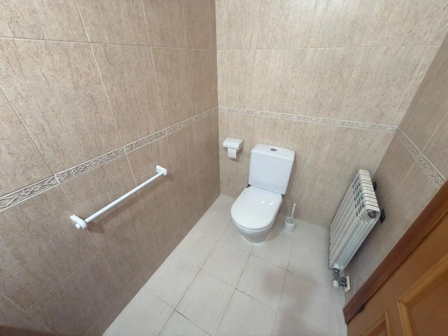 Bany de Casa o xalet en venda en Sant Boi de Llobregat amb Calefacció, Jardí privat i Parquet