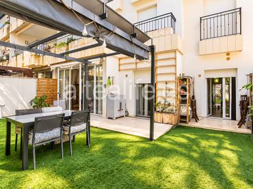 Apartament amb piscina en venda a Avinguda Corts Valencianes
