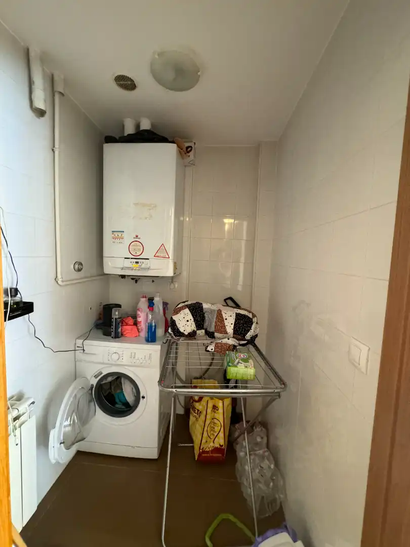 Cuina de Apartament de lloguer en Santiago de Compostela  amb Calefacció, Traster i Moblat