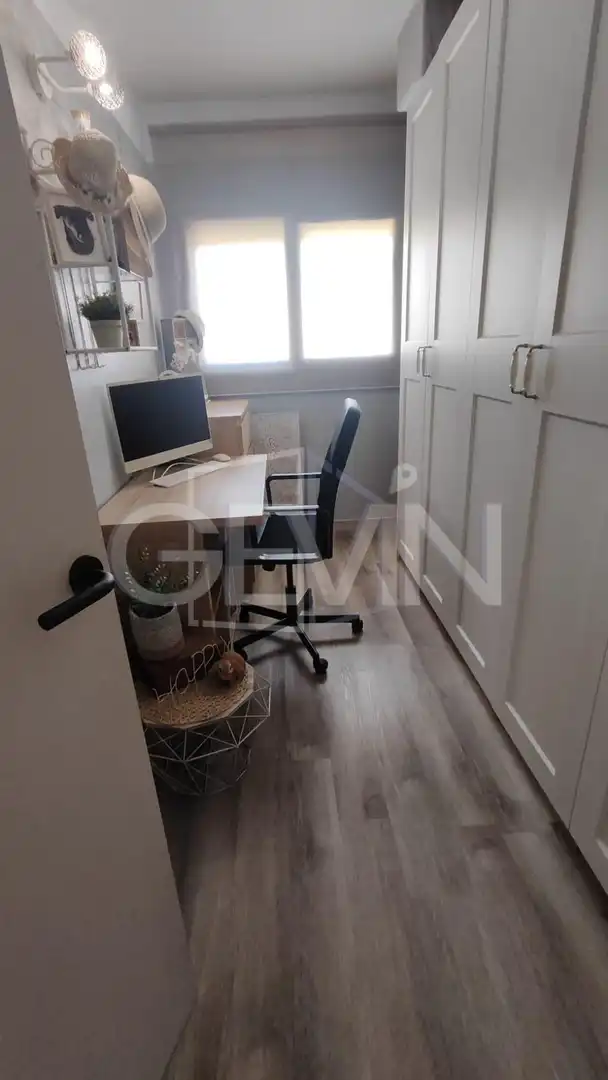 Habitación de Piso en venta en Santa Perpètua de Mogoda con Calefacción, Trastero y Balcón
