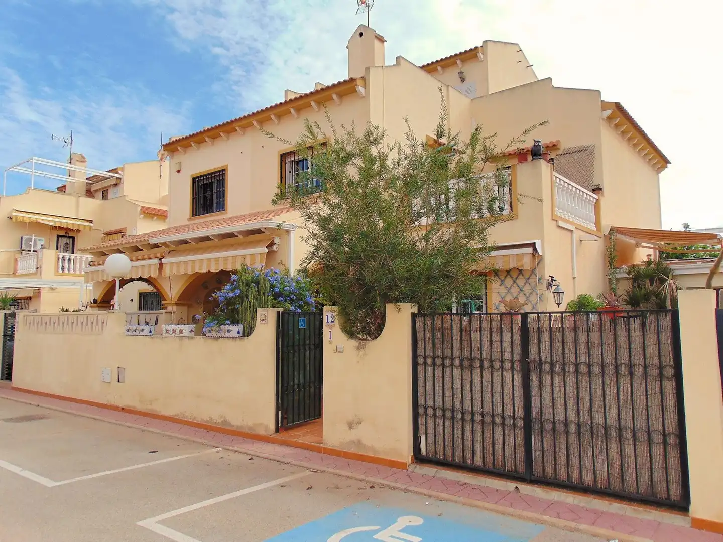 Vista exterior de Casa adosada en venta en El Mojón