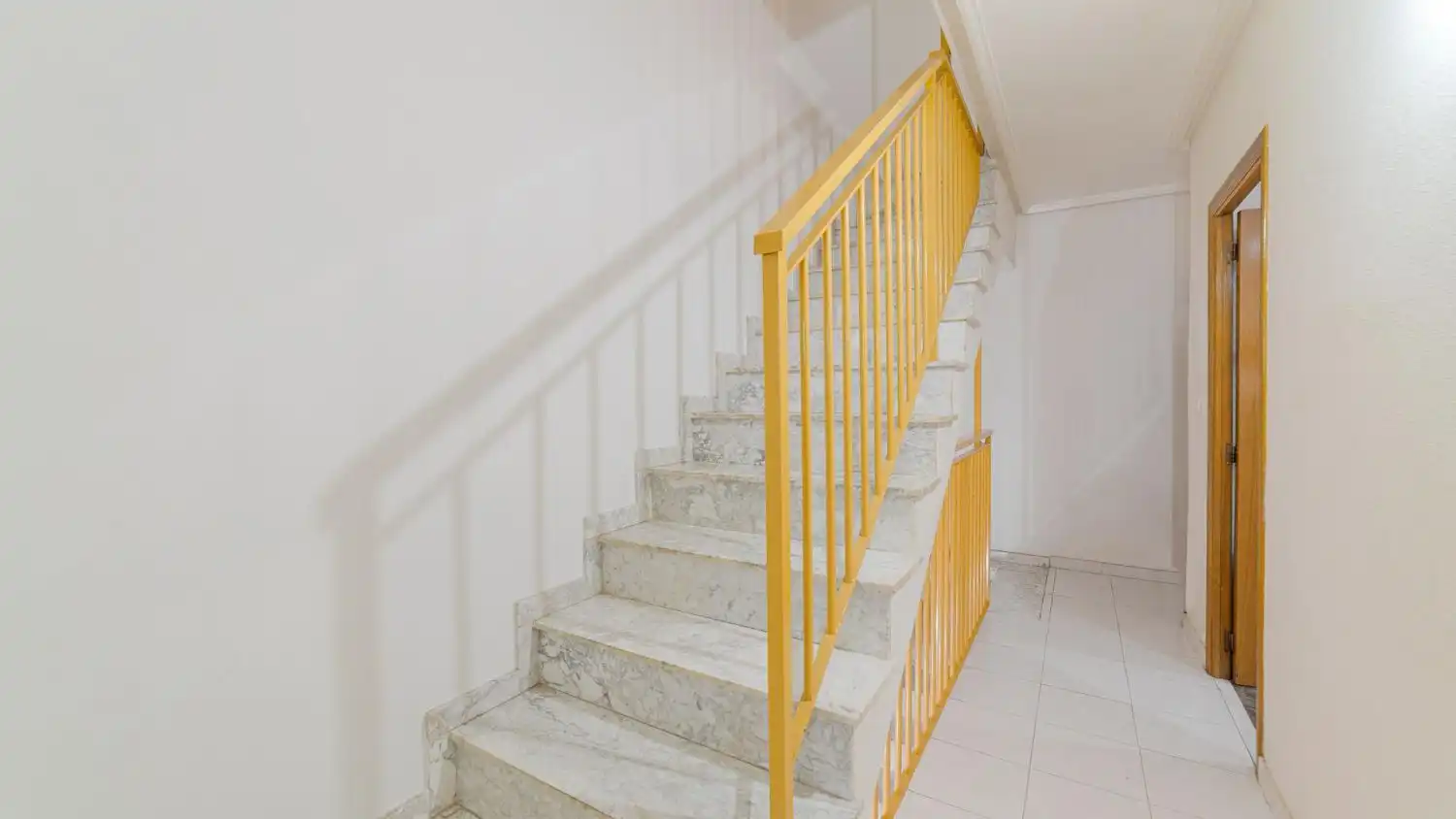 Casa adosada en venta en Orihuela con Terraza y Balcón