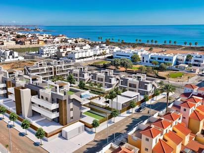 Vista exterior de Apartament en venda en Pilar de la Horadada amb Aire condicionat, Calefacció i Jardí privat