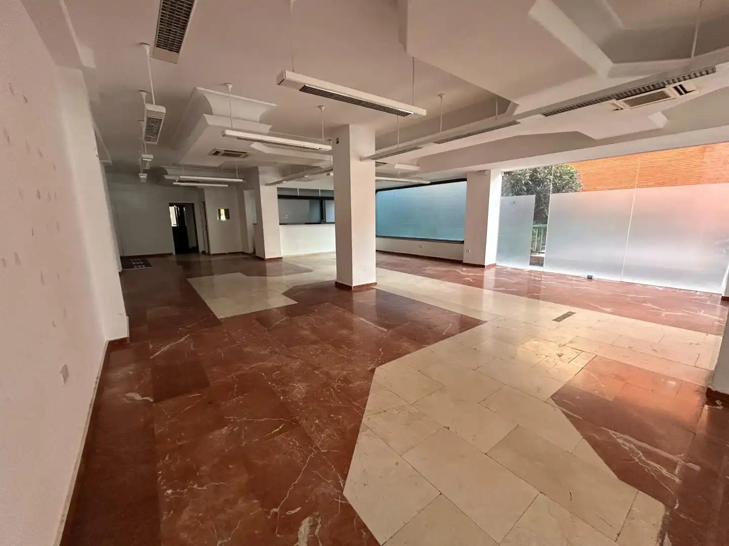 Local comercial de lloguer a Calle de Sigüenza, imagen 6
