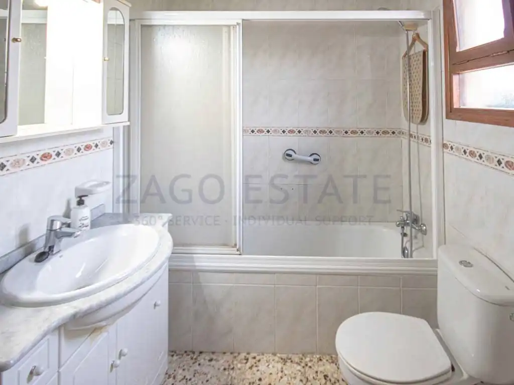 Bany de Casa o xalet de lloguer en La Nucia amb Piscina