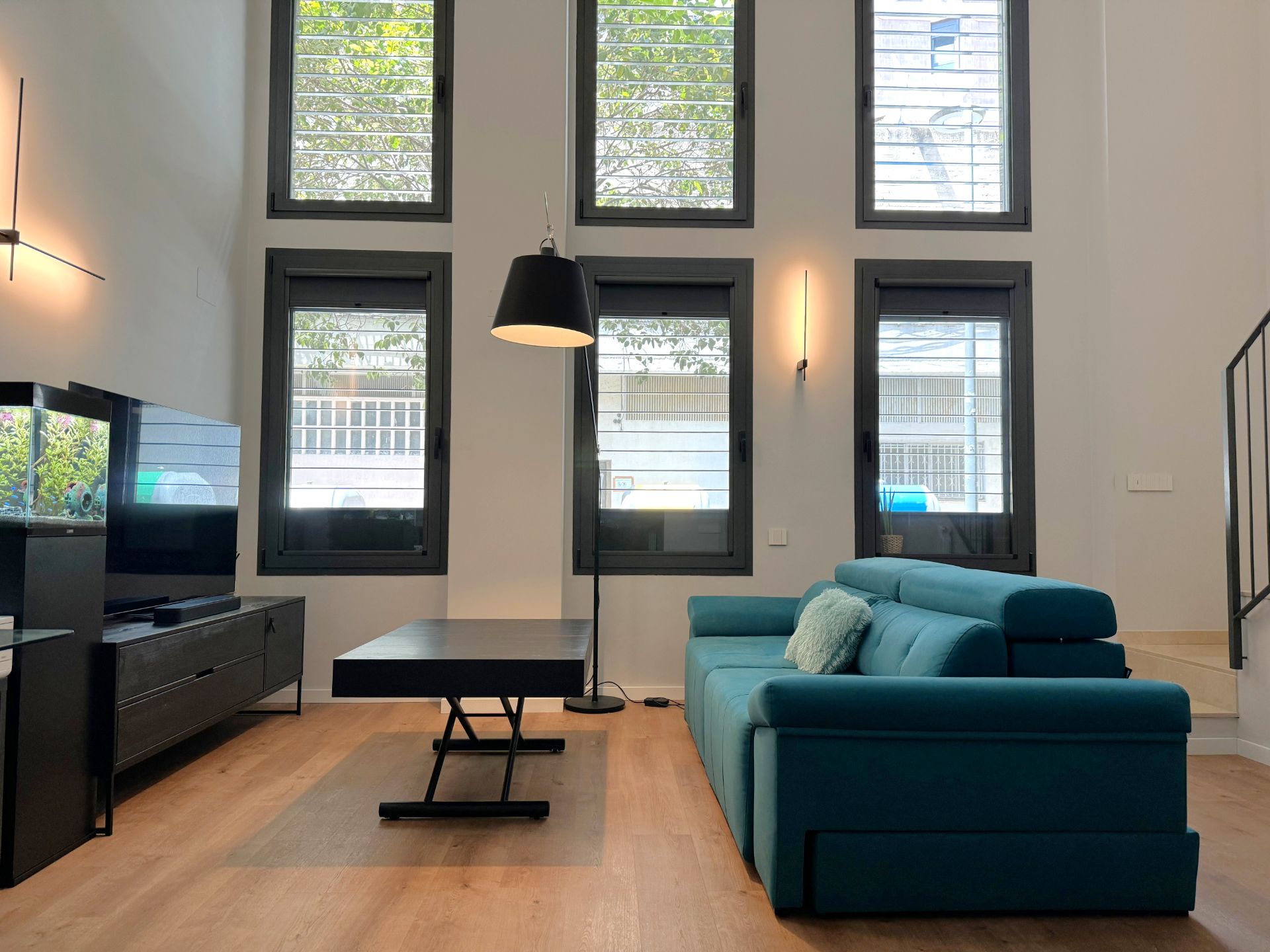 Sala d'estar de Dúplex en venda en  Barcelona Capital amb Aire condicionat, Calefacció i Alarma