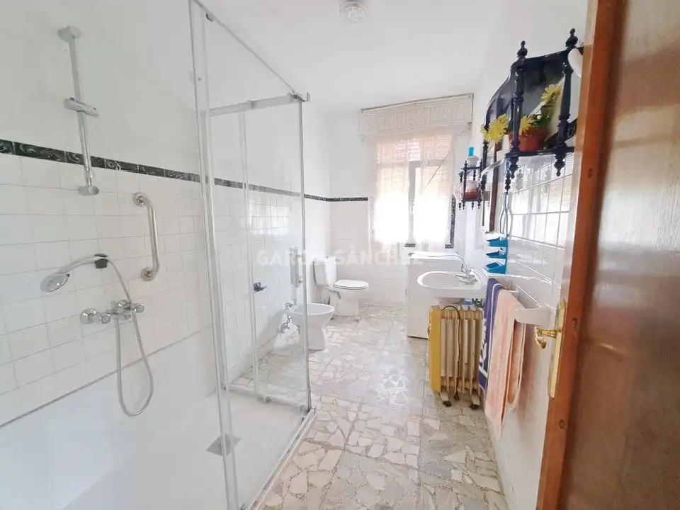 Bathroom of Houses for sale in Boiro  with Private garden and Balcony
