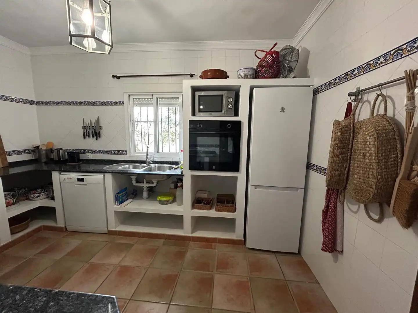 Cuina de Finca rústica en venda en Barbate amb Jardí privat, Terrassa i Traster