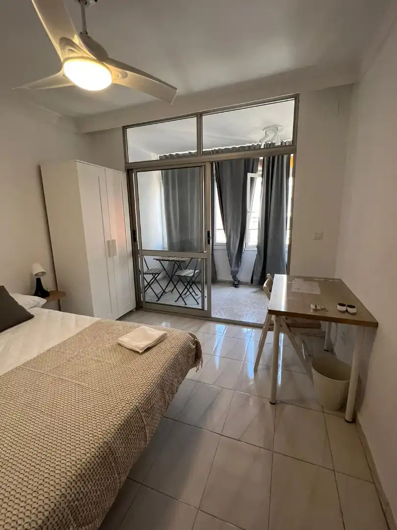 Habitación de Piso para compartir en Málaga con Aire acondicionado, Amueblado y Horno