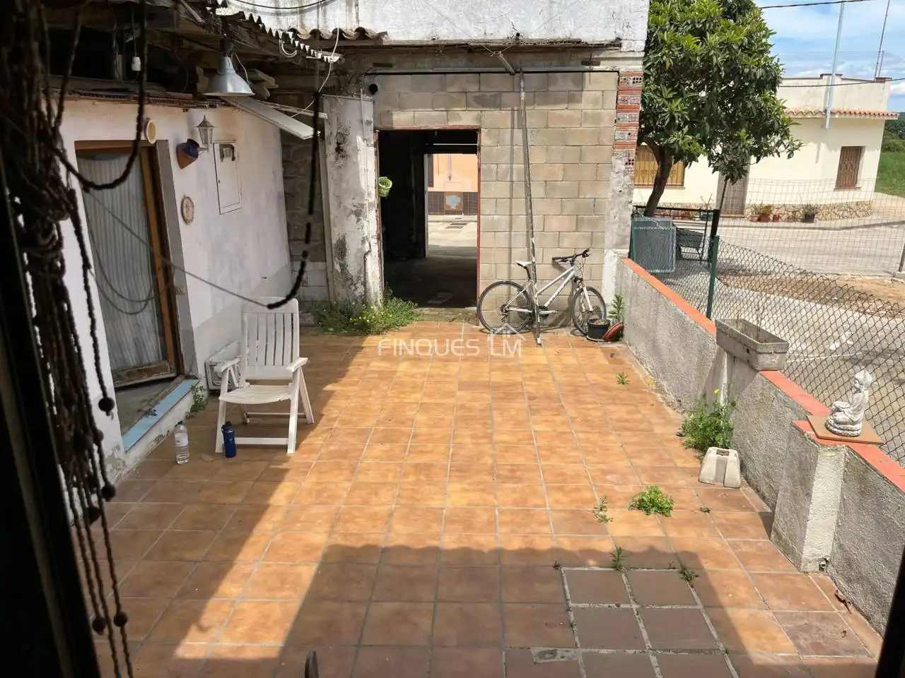 Vista exterior de Casa adosada en venda en Tordera amb Jardí privat i Terrassa