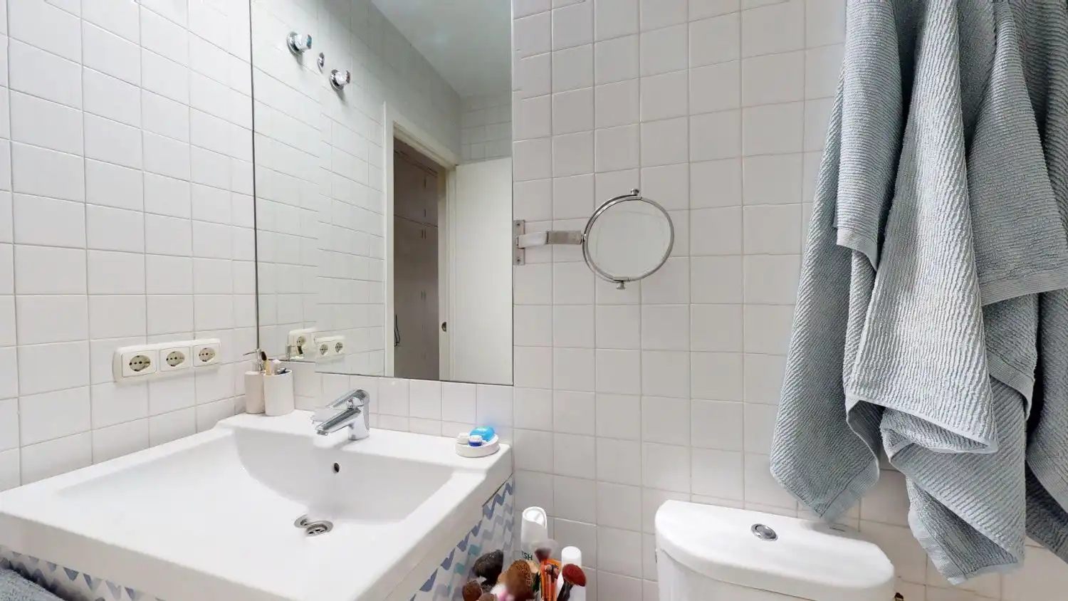 Bathroom of Flat for sale in Sevilla  with Air Conditioner, Heating and Terrace