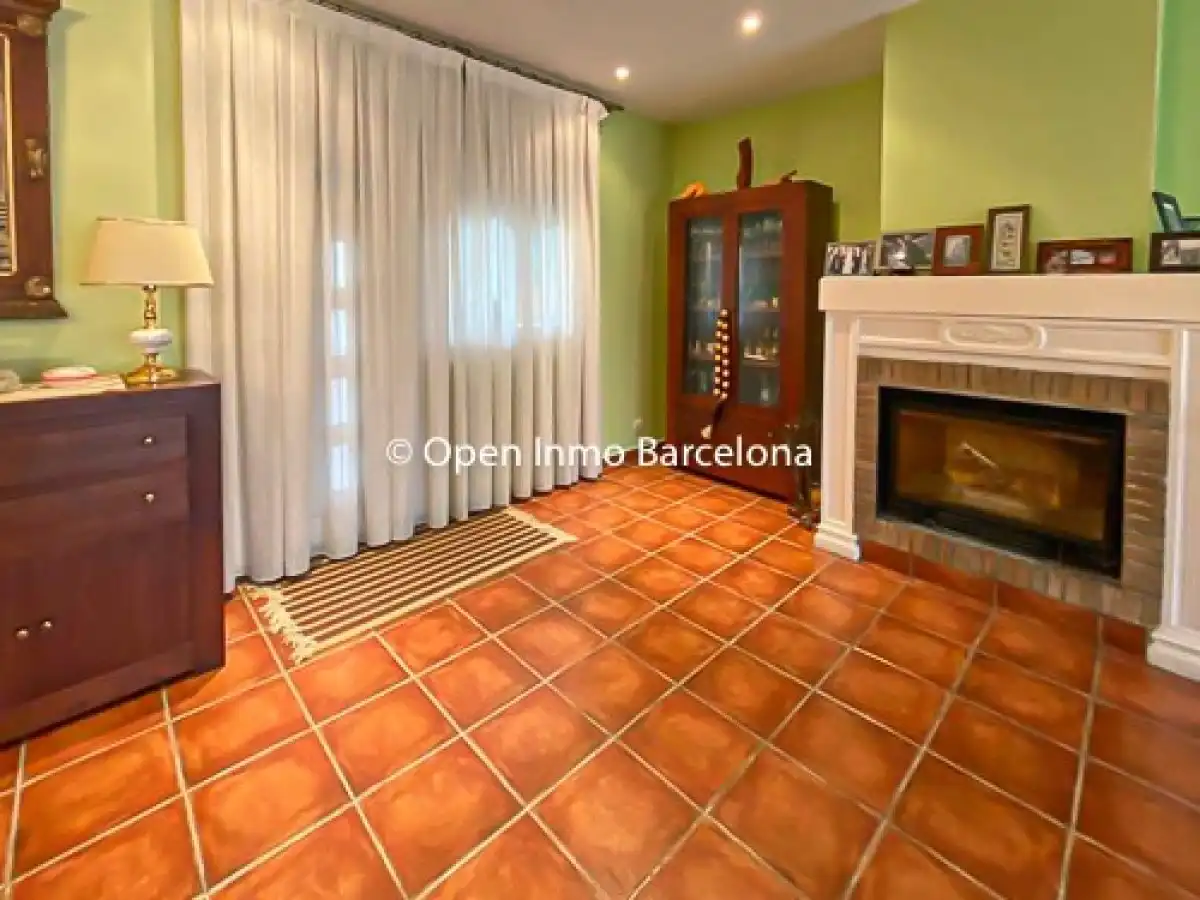Houses for sale in Avenida MONTSENY, Mas d'En Serra - Els Cards