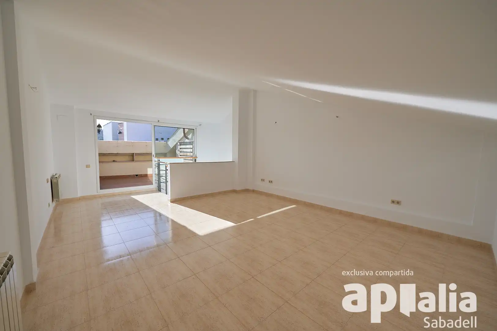 Sala de estar de Casa adosada en venta en Sentmenat con Aire acondicionado, Calefacción y Terraza