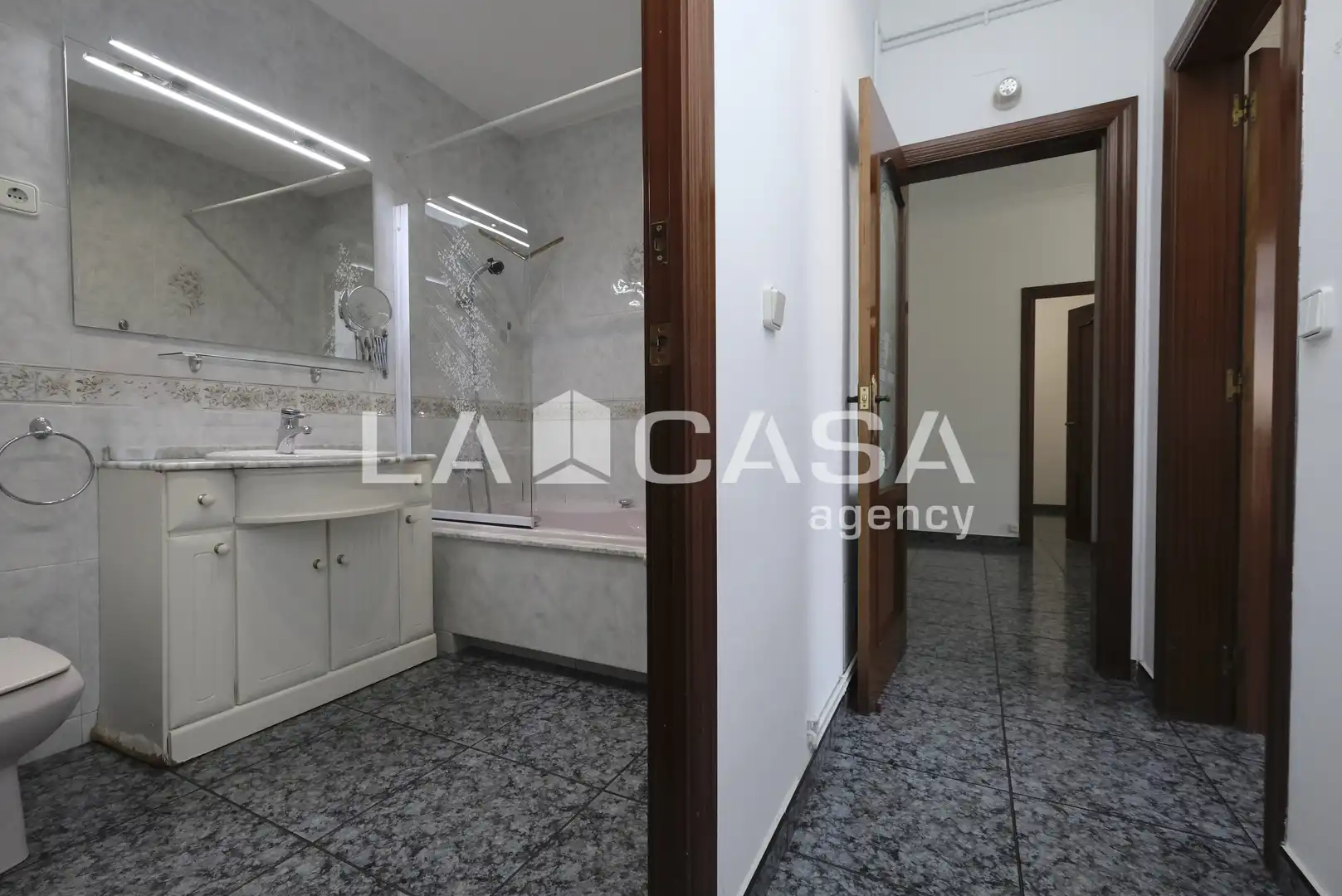 Flat for sale in Barcelona  with Heating and Terrace