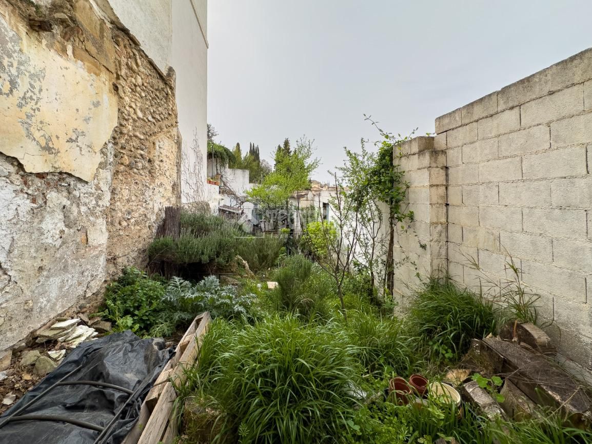 Garten von Residential zum Verkauf in  Granada Capital