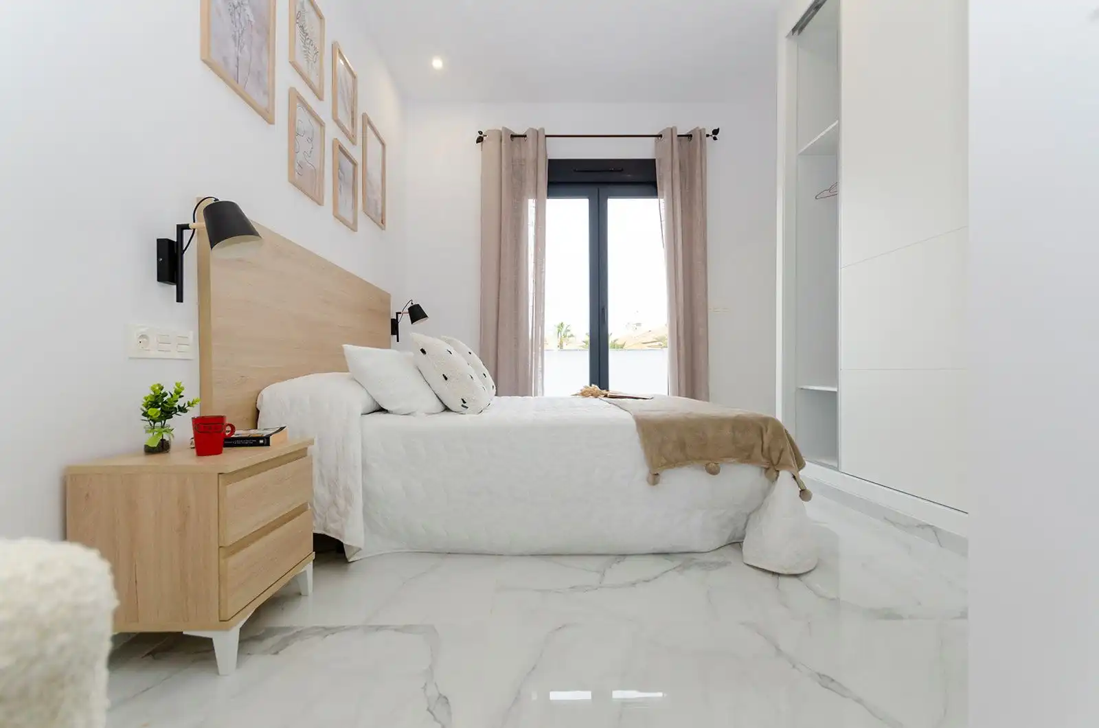 Habitación de Casa o chalet en venta en Torrevieja con Aire acondicionado, Jardín privado y Terraza