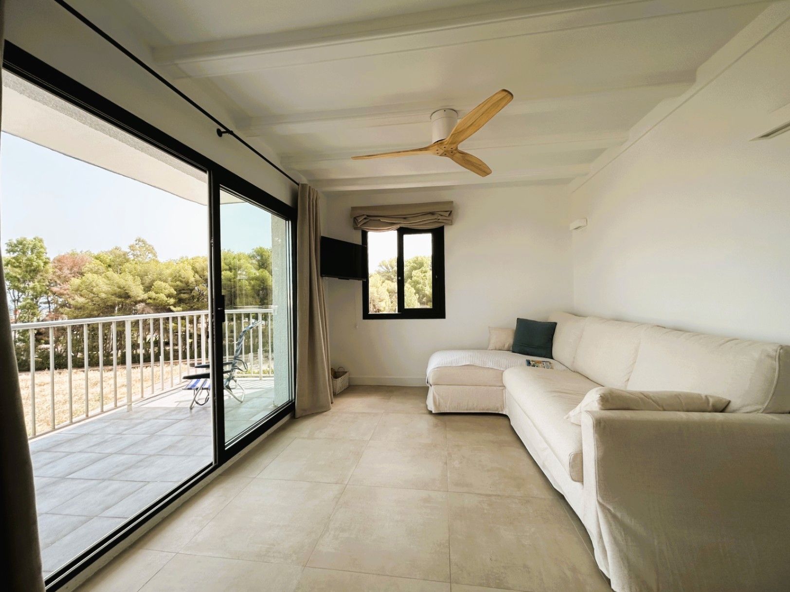 Sala de estar de Apartamento de alquiler en Jávea / Xàbia con Aire acondicionado, Trastero y Amueblado