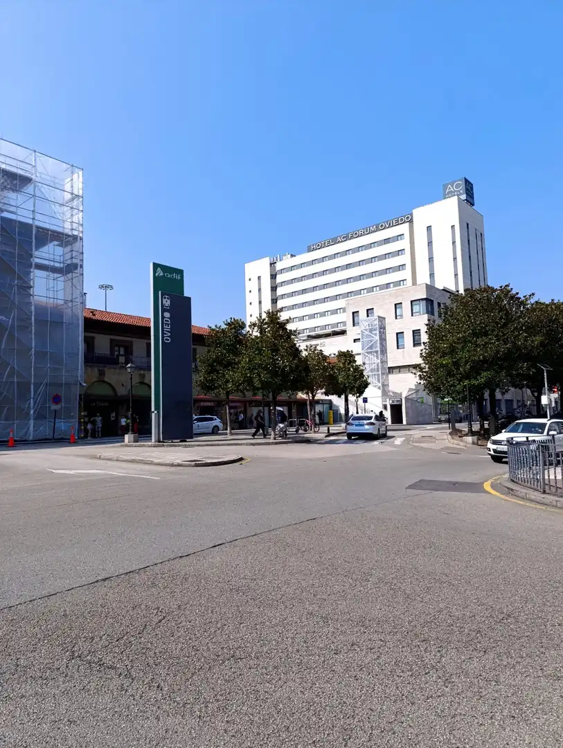 Vista exterior de Pis en venda en Oviedo  amb Calefacció